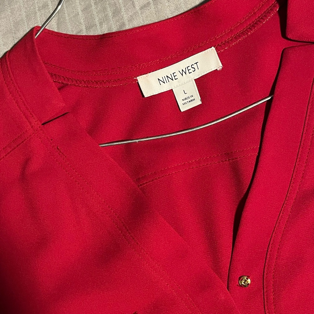 Nine West Vibrant Top
